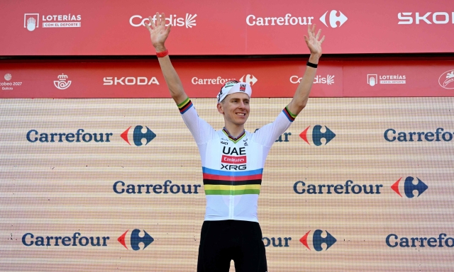 Vuelta, c'è solo Pogacar! Tadej batte Mas in volata, fa tris e rafforza il primato