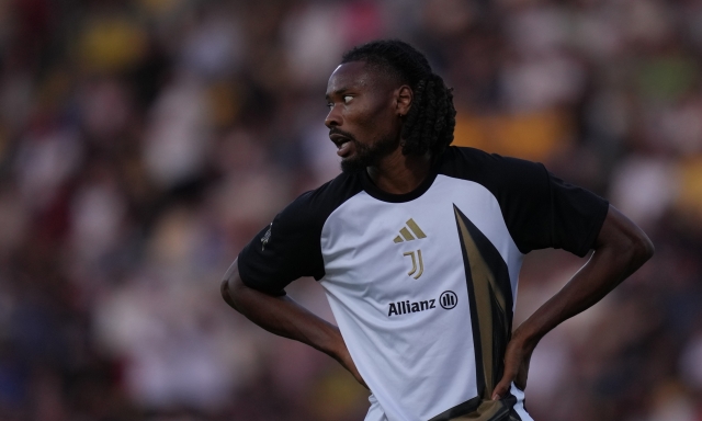 Juve, ansia per Thuram: blitz dal guru delle ginocchia, rischia l'operazione