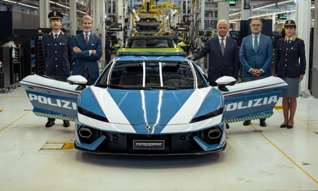La Polizia ha ricevuto una nuova Lamborghini Temerario per il trasporto d'organi