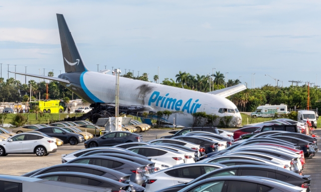 Aereo cargo esce di pista, cinque morti a Miami
