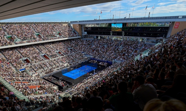 Tutti pazzi per il Padel: da Parigi a Milano e Buenos Aires, gli spalti registrano numeri da record