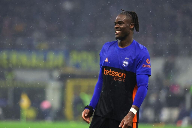 MILAN, ITALY - JANUARY 23: Yann Aurel Bisseck of FC Internazionale, in action, reacts during the Serie A match between FC Internazionale and Pisa SC at Giuseppe Meazza Stadium on January 23, 2026 in Milan, Italy. (Photo by Francesco Scaccianoce - Inter/Inter via Getty Images)