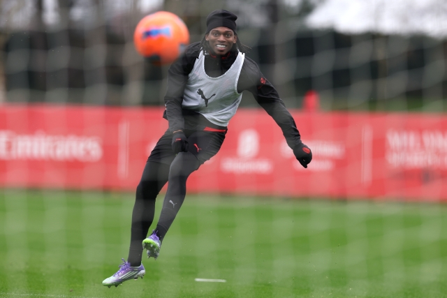  Rafael Leao of AC Milan in action during AC Milan training session at Milanello on December 23, 2025 in Cairate, Italy. (Photo by Claudio Villa/AC Milan via Getty Images)
