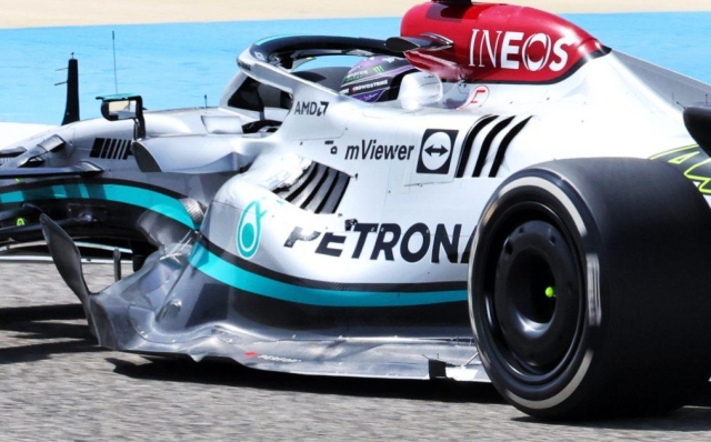 I fianchi modificati sulla Mercedes F1 W13