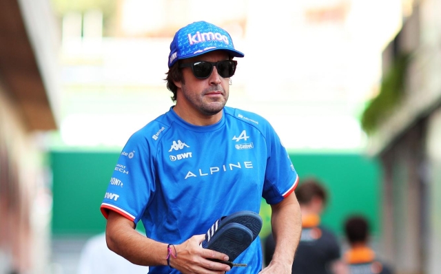 MONTE-CARLO, MONACO - MAY 28: Fernando Alonso of Spain and Alpine F1 walks in the Paddock prior to final practice ahead of the F1 Grand Prix of Monaco at Circuit de Monaco on May 28, 2022 in Monte-Carlo, Monaco. (Photo by Eric Alonso/Getty Images)