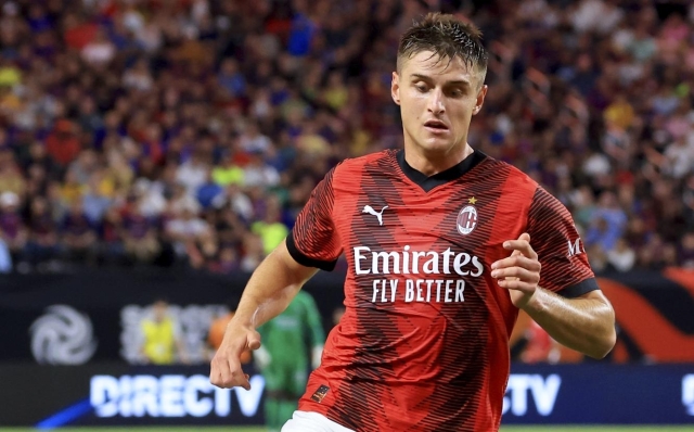 LAS VEGAS, NEVADA - AUGUST 01: Lorenzo Colombo of AC Milan in action during the Pre-Season Friendly match between AC Milan and FC Barcelona at Allegiant Stadium on August 01, 2023 in Las Vegas, Nevada. (Photo by Giuseppe Cottini/AC Milan via Getty Images)