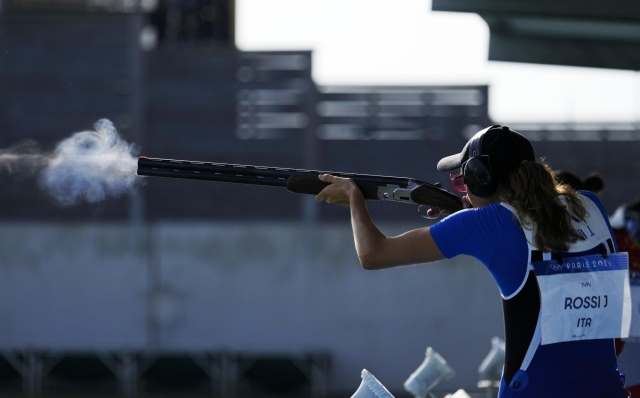 Italy's Jessica Rossi competes in the Trap women's qualification round at the 2024 Summer Olympics, Tuesday, July 30, 2024, in Chateauroux, France. (AP Photo/Manish Swarup)