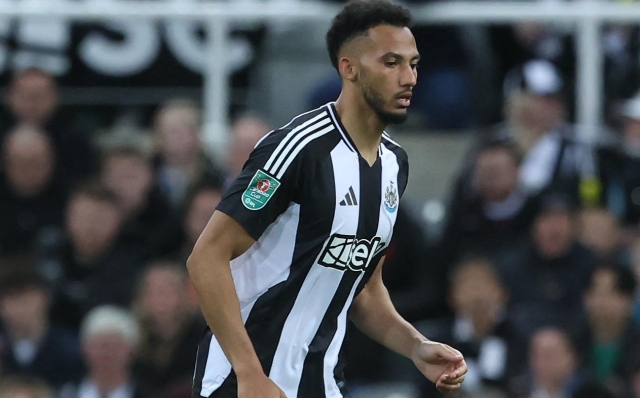 Lloyd Kelly of Newcastle United is in action during the Carabao Cup Round of 16 match between Newcastle United and Chelsea at St. James's Park in Newcastle, on October 30, 2024. (Photo by MI News/NurPhoto) (Photo by MI News / NurPhoto / NurPhoto via AFP)