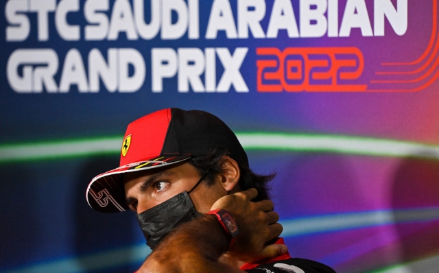 Ferrari's Spanish driver Carlos Sainz Jr attends the press conference ahead of the 2022 Saudi Arabia Formula One Grand Prix at the Jeddah Corniche Circuit on March 25, 2022. (Photo by ANDREJ ISAKOVIC / AFP)