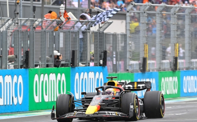 Verstappen vince l'ottava gara del 2022