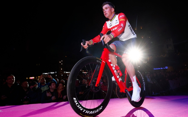 Trek - Segafredo's Danish rider Mads Pedersen cycles on stage during the opening ceremony and team presentation in Pescara, on May 4, 2023, two days before the departure of the Giro d'Italia 2023 cycling race. - The Giro d'Italia 2023 cycling race's first stage will depart from Fossacesia Marina on May 6, and finish in Rome on May 28. (Photo by Luca Bettini / AFP)