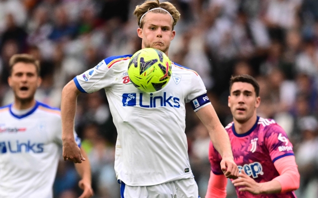 Lecce's Danish defender Morten Hjulmand chest controls the ball during the Italian Serie A football match between Juventus and Lecce on May 3, 2023 at the Juventus stadium in Turin. (Photo by Marco BERTORELLO / AFP)