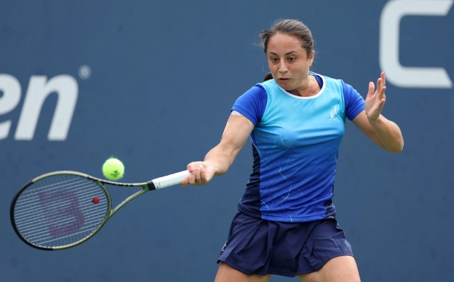 NEW YORK, NEW YORK - AUGUST 28: Elisabetta Cocciaretto of Italy returns a shot against Kaja Juvan of Slovenia during their Women's Singles First Round match on Day One of the 2023 US Open at the USTA Billie Jean King National Tennis Center on August 28, 2023 in the Flushing neighborhood of the Queens borough of New York City.   Al Bello/Getty Images/AFP (Photo by AL BELLO / GETTY IMAGES NORTH AMERICA / Getty Images via AFP)