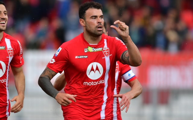 Foto Claudio Grassi/LaPresse 14 Maggio 2023 - Monza, Italia - sport, calcio - Monza vs Napoli - Campionato italiano di calcio Serie A TIM 2022/2023 - U-Power Stadium. Nella foto: esultanza dopo il gol del 2-0 Andrea Petagna (37 Monza)  May 14, 2023 - Monza, Italy - sport, soccer - AC Monza vs SSC Napoli - Italian Serie A TIM Football Championship 2022/2023 - U-Power Stadium. In the pic: Andrea Petagna (37 Monza) celebrates after scoring 2-0 goal