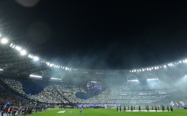 Foto Alfredo Falcone/LaPresse 14 Febbraio 2024 Roma (Italia) sport, calcio - Lazio vs Bayern Monaco - Andata ottavi di finale Uefa Champions League 2023/2024 - Stadio Olimpico di Roma. Nella foto: tifosi Lazio  February 14, 2024 Rome (Italy) sport, soccer - SS Lazio vs FC Bayern Munich - Round of 16 first leg Uefa Champions League 2023/2024 - Olimpic Stadium in Rome. In the pic: Lazio supporters