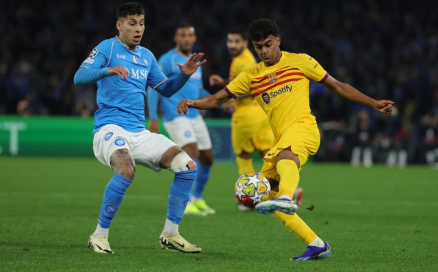 Lamine Yamal (FC Barcelona) in action during the UEFA CHAMPIONS LEAGUE soccer match between NAPOLI and BARCELLONA at Diego Armando Maradona Stadium in Naples, Italy - Wednesday, February 21, 2024.  ( Alessandro Garofalo/LaPresse )