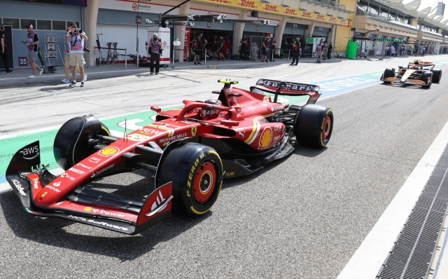 epa11174213 Spanish Formula One driver Carlos Sainz of Scuderia Ferrari steers his car during the pre-season testing for the 2024 Formula One season at the Bahrain International Circuit in Sakhir, Bahrain, 23 February 2024.  EPA/ALI HAIDER