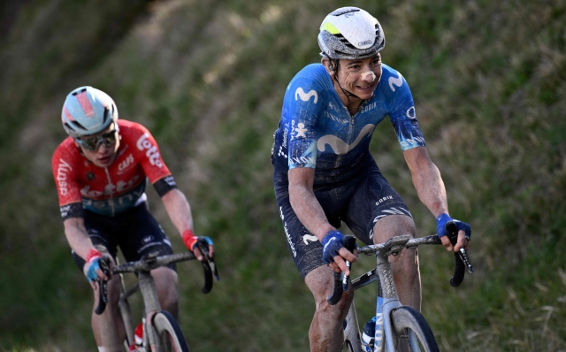 Italian Davide Formolo, Team Movistar, chases the head of the race during the 18th one-day classic 'Strade Bianche' (White Roads) cycling race between Siena and Siena, Tuscany, on March 2, 2024. (Photo by Marco BERTORELLO / POOL / AFP)