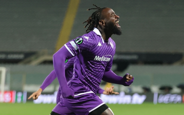 FLORENCE, ITALY - MAY 2: M'Bala Nzola of ACF Fiorentina celebrates after scoring a goal during the UEFA Europa Conference League 2023/24 Semi-Final first leg match between ACF Fiorentina and Club Brugge at Stadio Artemio Franchi on May 2, 2024 in Florence, Italy.(Photo by Gabriele Maltinti/Getty Images)