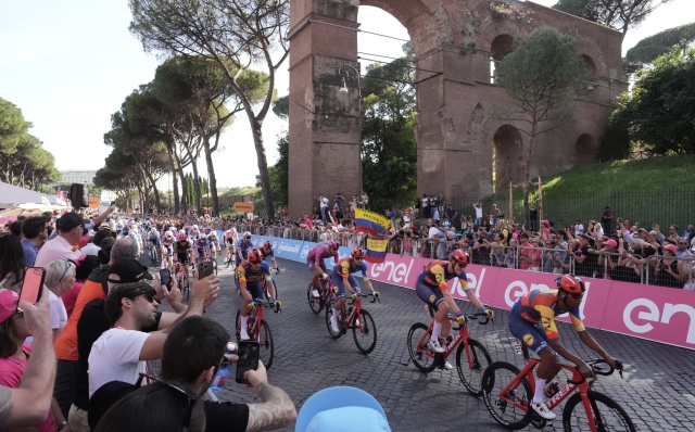 Preparation for the start during the stage 21 of the of the Giro d'Italia from Rome to Rome, Italy. Sunday, May 26, 2024 Sport cycling  (Photo by Massimo Paolone/Lapresse)