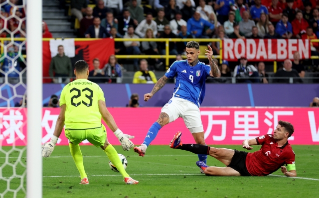 DORTMUND, GERMANY - JUNE 15: Gianluca Scamacca of Italy shoots which is saved by Thomas Strakosha of Albania  during the UEFA EURO 2024 group stage match between Italy and Albania at Football Stadium Dortmund on June 15, 2024 in Dortmund, Germany. (Photo by Lars Baron/Getty Images)