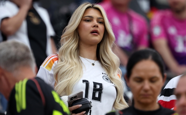 epa11432671 Lea Prinz, girlfriend of Germany's Maximilian Mittelstaedt, pictured prior the UEFA EURO 2024 group A soccer match between Switzerland and Germany, in Frankfurt am Main, Germany, 23 June 2024.  EPA/CHRISTOPHER NEUNDORF