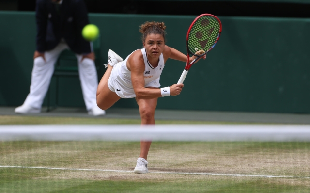 epa11475773 Jasmine Paolini of Italy in action during her Women's Singles final match against Barbora Krejcikova of the Czech Republic at the Wimbledon Championships in London, Britain, 13 July 2024.  EPA/NEIL HALL  EDITORIAL USE ONLY