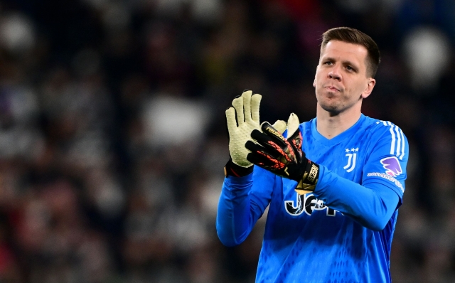 Juventus Polish goalkeeper #01 Wojciech Szczesny reacts during the Italian Serie A football match between Juventus and Atalanta at the Allianz Stadium in Turin, on March 10, 2024. 0, 2024. (Photo by MARCO BERTORELLO / AFP)