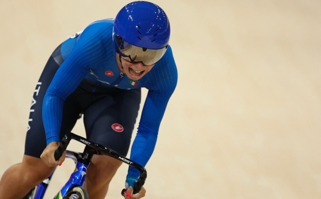 Italy's Miriam Vece competes in the women's track cycling sprint qualifying round of the Paris 2024 Olympic Games at the Saint-Quentin-en-Yvelines National Velodrome in Montigny-le-Bretonneux, south-west of Paris, on August 9, 2024. (Photo by Thomas SAMSON / AFP)