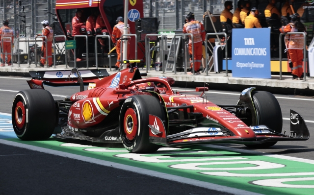 epa11683253 Spanish driver Carlos Sainz Jr of Scuderia Ferrari in action during the first practice of the Formula One Mexico Grand Prix at the Hermanos Rodriguez Racetrack in Mexico City, Mexico, 25 October 2024. The Formula One Mexico Grand Prix takes place on 27 October.  EPA/Jose Mendez