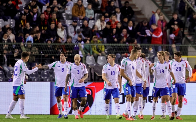 epa11721515 Players of Italy celebrate after scoring the 0-1 goal during the UEFA Nations League soccer match between Belgium and Italy in Brussels, Belgium, 14 November 2024.  EPA/OLIVIER MATTHYS