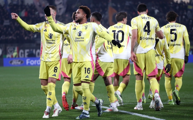 MONZA, ITALY - DECEMBER 22: Weston McKennie of Juventus celebrates scoring his team's first goal during the Serie A match between Monza and Juventus at U-Power Stadium on December 22, 2024 in Monza, Italy. (Photo by Marco Luzzani/Getty Images)