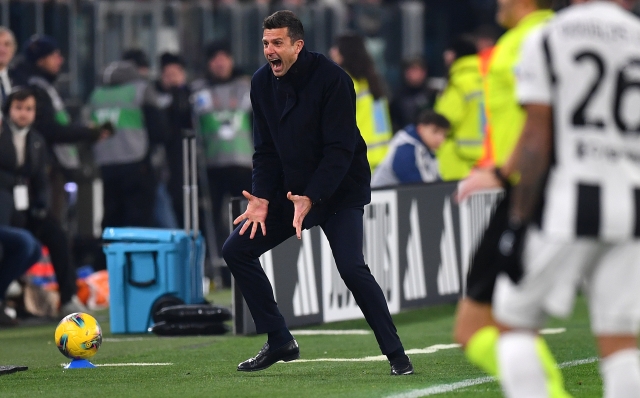 TURIN, ITALY - DECEMBER 29: Thiago Motta, Head Coach of Juventus, reacts during the Serie A match between Juventus and Fiorentina at Allianz Stadium on December 29, 2024 in Turin, Italy. (Photo by Valerio Pennicino/Getty Images)