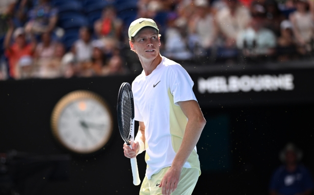 epa11837747 Jannik Sinner of Italy reacts during his round 4 match against Holger Rune of Denmark during the 2025 Australian Open at Melbourne Park in Melbourne, Australia, 20 January 2025.  EPA/JAMES ROSS  AUSTRALIA AND NEW ZEALAND OUT