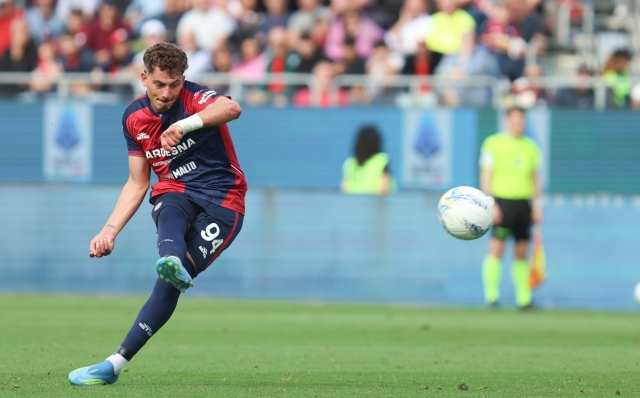 Cagliaris Sebastiano Esposito in action during Italian Serie A soccer match Cagliari calcio vs Udinese Calcio at the Unipol Domus in Cagliari, Italy, 9 may 2026 ANSA/FABIO MURRU