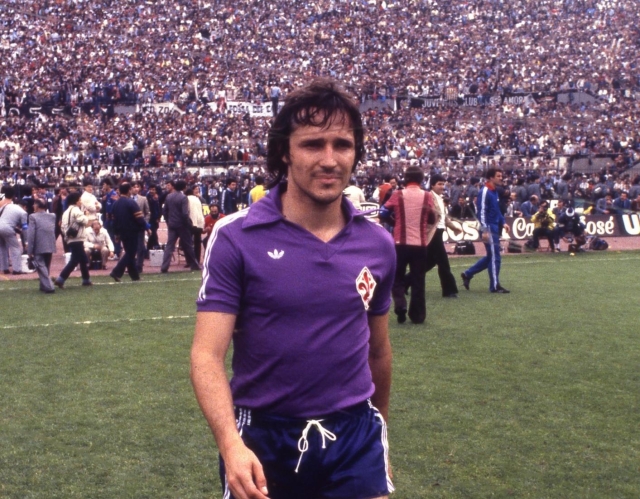 RETROSPETTIVA DANIEL BERTONI CALCIATORE
NELLA FOTO DANIEL BERTONI CON LA MAGLIA DELLA FIORENTINA
AG ALDO LIVERANI SAS