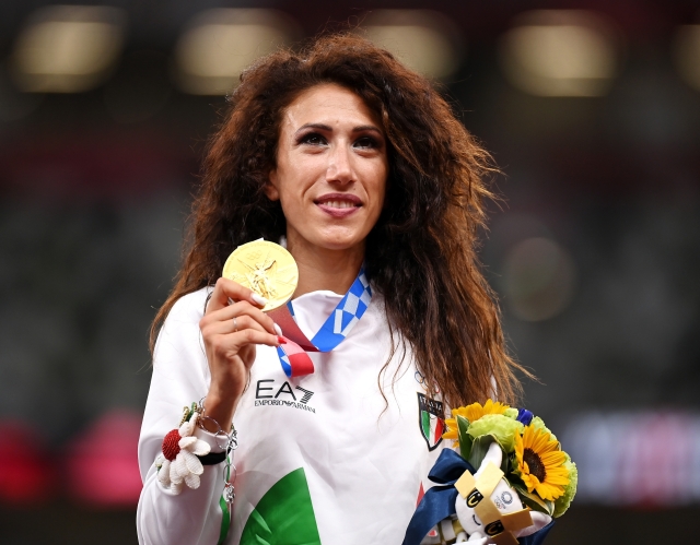  Gold medalist Antonella Palmisano of Team Italy stands on the podium during the medal ceremony for the Women’s 20km walk on day fifteen of the Tokyo 2020 Olympic Games at Olympic Stadium on August 07, 2021 in Tokyo, Japan. (Photo by Matthias Hangst/Getty Images)