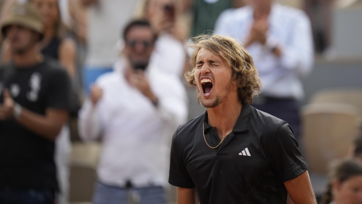 Germany's Alexander Zverev celebrates winning his quarterfinal match of the French Open tennis tournament against Argentina's Tomas Martin Etcheverry in four sets, 6-4, 3-6, 6-3, 6-4, at the Roland Garros stadium in Paris, Wednesday, June 7, 2023. (AP Photo/Christophe Ena)