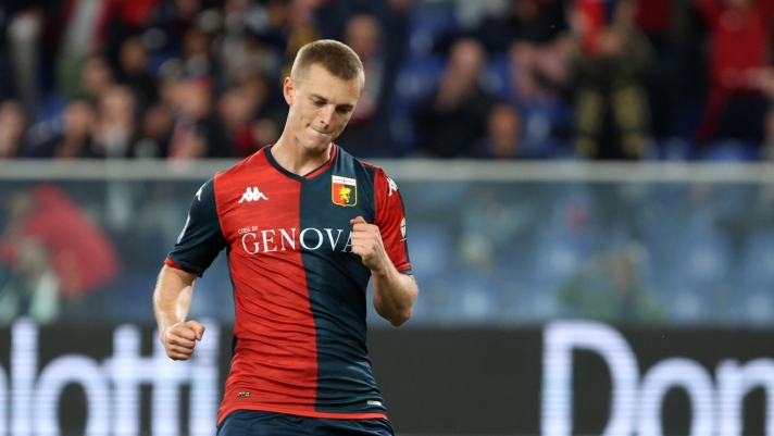 Genoa?s Albert Gudmundsson celebrates after scoring the 3-0 goal for his team during the Serie A soccer match between Genoa and Cagliari at the Luigi Ferraris Stadium in Genoa, Italy - Saturday, April 29, 2024. Sport - Soccer . (Photo by Tano Pecoraro/Lapresse)