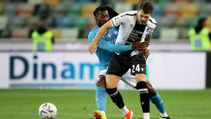 Udinese's Lazar Samardzic (R) and Napoli's Frank Anguissa in action during the Italian Serie A soccer match Udinese Calcio vs SSC Napoli at the Friuli - Dacia Arena stadium in Udine, Italy, 6 May 2024. ANSA / GABRIELE MENIS