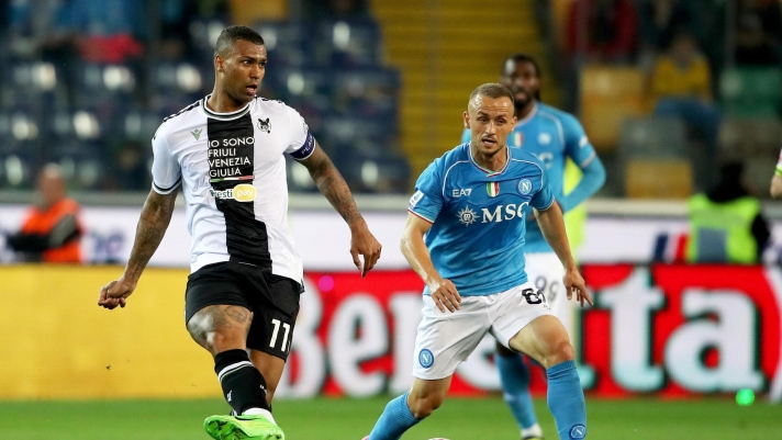 Udinese's Souza Silva Walace (L) and Napoli's Stanislav Lobotka in action during the Italian Serie A soccer match Udinese Calcio vs SSC Napoli at the Friuli - Dacia Arena stadium in Udine, Italy, 6 May 2024. ANSA / GABRIELE MENIS