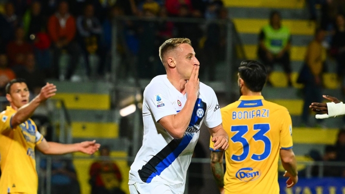 FROSINONE, ITALY - MAY 10:  Davide Frattesi of FC Internazionale celebrates after scoring the goal during the Serie A TIM match between Frosinone Calcio and FC Internazionale at Stadio Benito Stirpe on May 10, 2024 in Frosinone, Italy. (Photo by Mattia Pistoia - Inter/Inter via Getty Images)