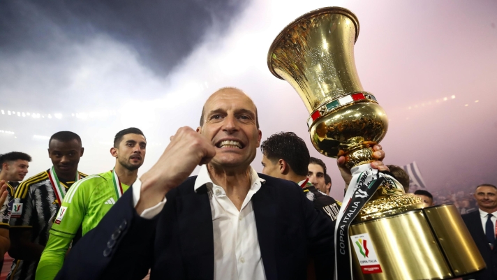 JuventusÕ coach Massimiliano Allegri celebrate with the trophy during the winning ceremony after Coppa Italia final the Italian Cup (Coppa Italia) final soccer match between Atalanta BC and Juventus FC at the Olimpico stadium in Rome, Italy, 15 May 2024. ANSA/ANGELO CARCONI