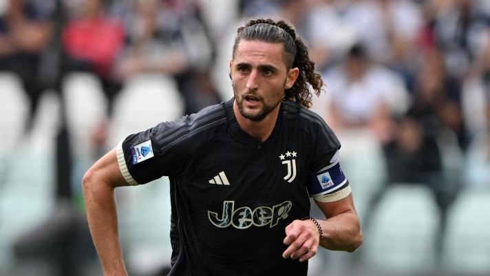 TURIN, ITALY - MAY 12: Adrien Rabiot of Juventus runs with the ball during the Serie A TIM match between Juventus and US Salernitana at Allianz Stadium on May 12, 2024 in Turin, Italy. (Photo by Chris Ricco - Juventus FC/Juventus FC via Getty Images)