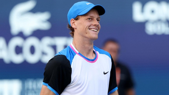 MIAMI GARDENS, FLORIDA - MARCH 31: Jannik Sinner of Italy celebrates his win of the Men's Final at Hard Rock Stadium on March 31, 2024 in Miami Gardens, Florida. Sinner defeated Grigor Dimitrov of Bulgaria 6-3,6-1.   Elsa/Getty Images/AFP (Photo by ELSA / GETTY IMAGES NORTH AMERICA / Getty Images via AFP)