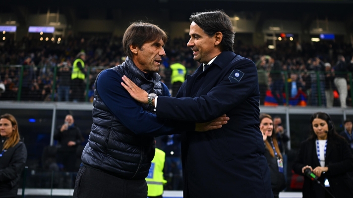 MILAN, ITALY - NOVEMBER 10: Head Coach of Napoli Antonio Conte and Head Coach of FC Internazionale Simone Inzaghi are seen during the Serie A match between FC Internazionale and Napoli at Stadio Giuseppe Meazza on November 10, 2024 in Milan, Italy. (Photo by Mattia Ozbot - Inter/Inter via Getty Images)