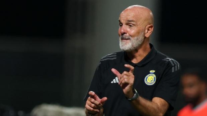 DAMMAM, SAUDI ARABIA - SEPTEMBER 20: Stefano Pioli coach of Al Nassr reacts during the Saudi Pro League match between Al Ettifaq and Al Nassr at Al Ettifaq Stadium on September 20, 2024 in Ad Dammam, Saudi Arabia. (Photo by Yasser Bakhsh/Getty Images)