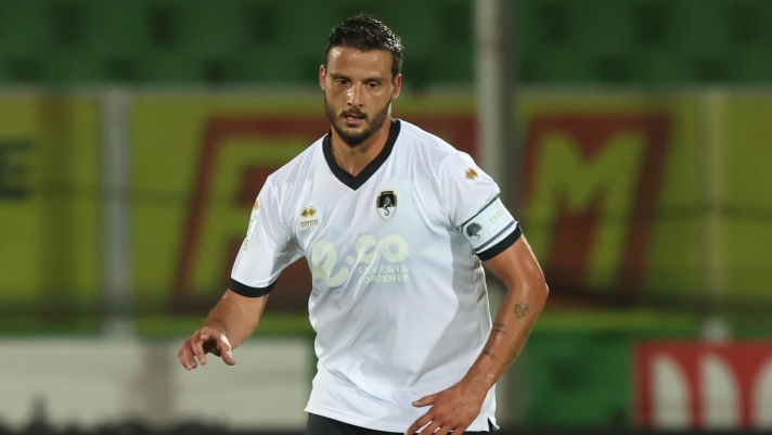 Giuseppe Prestia (Cesena) durante la partita tra Cesena e Sassuolo del Campionato italiano di calcio Serie BKT 2024/2025 - Stadio Dino Manuzzi a Cesena, Italia - 25 aprile 2025 - Sport calcio (foto di Fabrizio Zani/LaPresse)