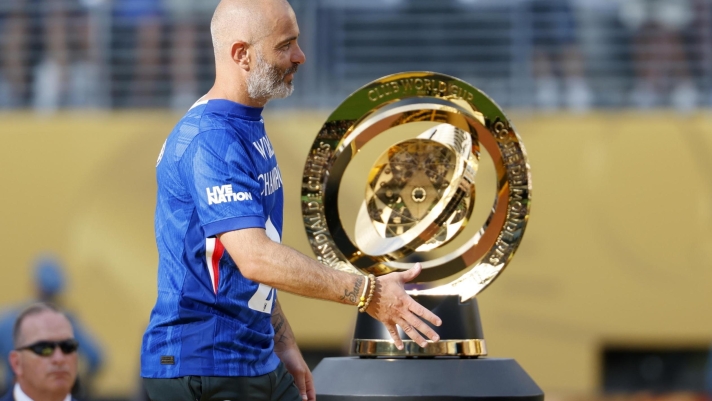 epa12236635 Chelsea head coach Enzo Maresca walks on to the awards podium after Chelsea defeated Paris Saint-Germain during the FIFA Club World Cup 2025 final match between Chelsea FC and Paris Saint-Germain, in East Rutherford, New Jersey, USA, 13 July 2025. EPA/CJ GUNTHER