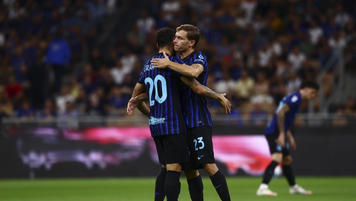 MILAN, ITALY - AUGUST 31: Hakan Calhanoglu and Nicolò Barella of FC Internazionale prior the Serie A match between FC Internazionale and Udinese Calcio at Giuseppe Meazza Stadium on August 31, 2025 in Milan, Italy. (Photo by Mattia Ozbot - Inter/Inter via Getty Images)